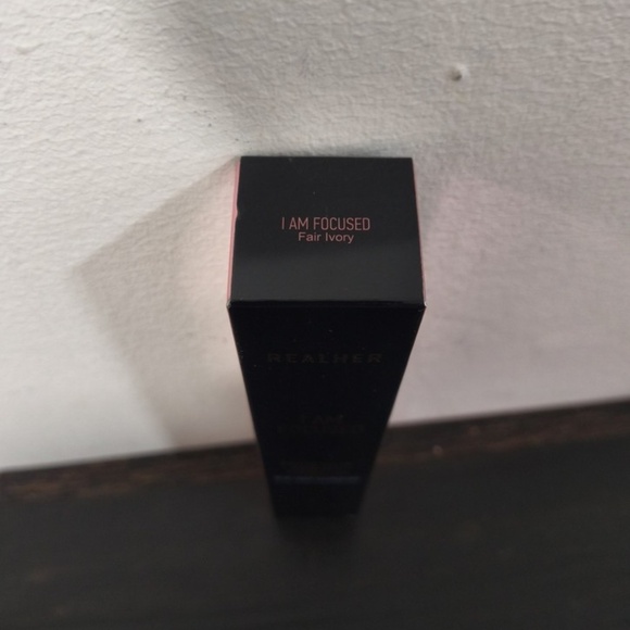 Realher Power Wear Probiotic Foundation I AM FOCUSED (Fair Ivory) - Picture 3 of 3